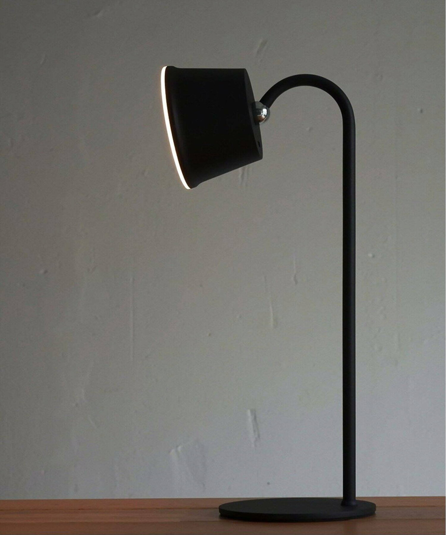 LED Magnecco Portable Lamp マグネッコ ポータブル ランプ  テーブルランプ